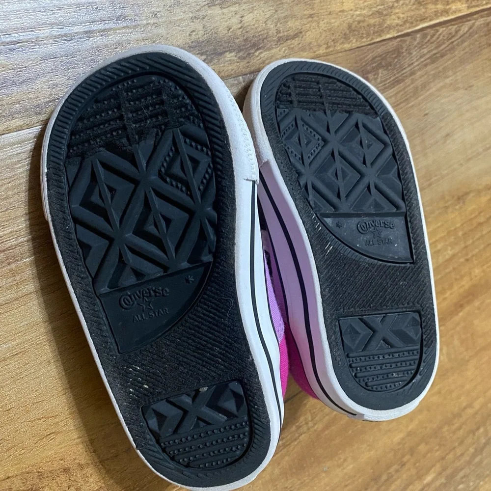 Converse All Star children’s purple & pink Shoes size 5